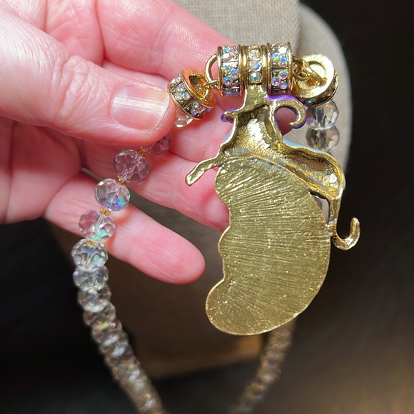 Sparkly witch hat enamel cat on moon face pendant with Aurora Borealis necklace - Picture 8 of 9